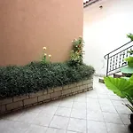 Leana *