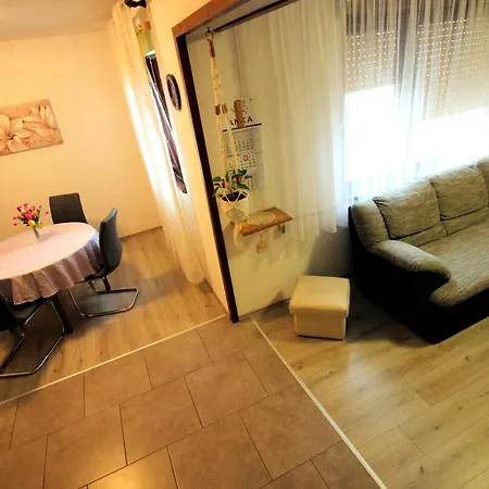 Apartament Leana *